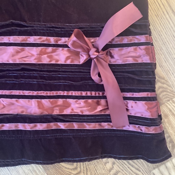 NWT Neesh by D.A.R burgundy velvet skirt holiday ribbon trim elegant party - Picture 8 of 9